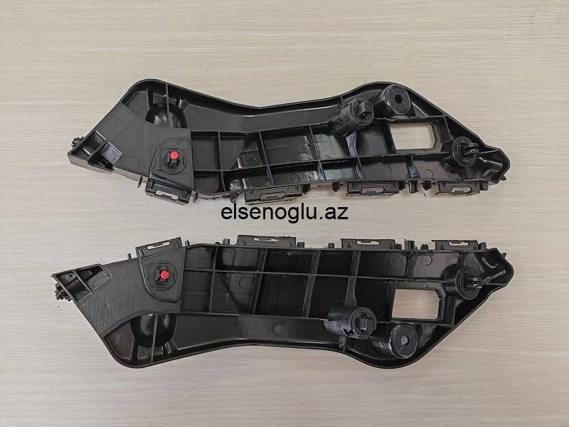 52536-0R080 — Toyota RAV4 Plug-in 2019– Ön Bamper Dayağı Sol